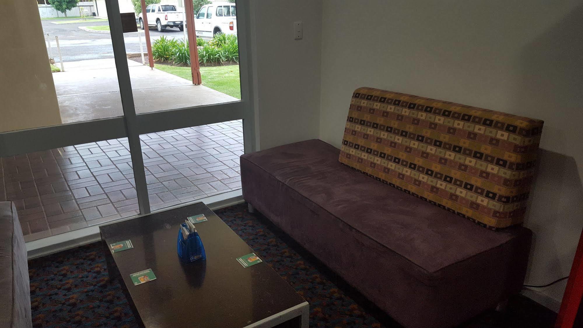 Coro Club Motel Гриффит Экстерьер фото